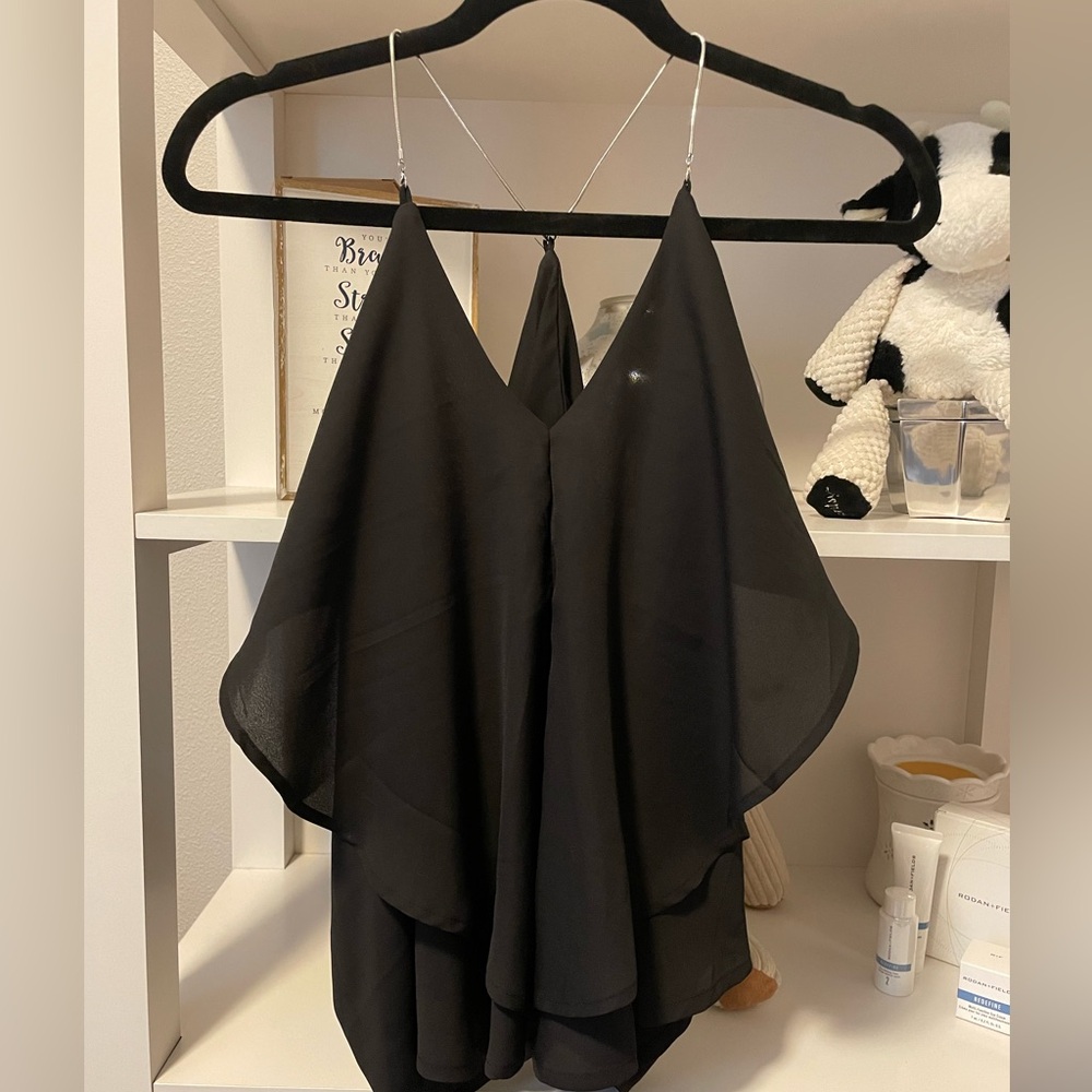 VENUS Classic Black strappy top